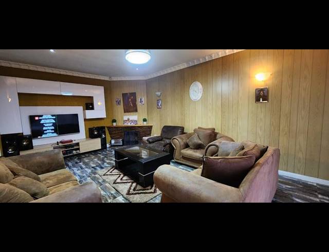 3 BEDROOM HOUSE FOR SALE IN RANDFONTEIN CENTRAL